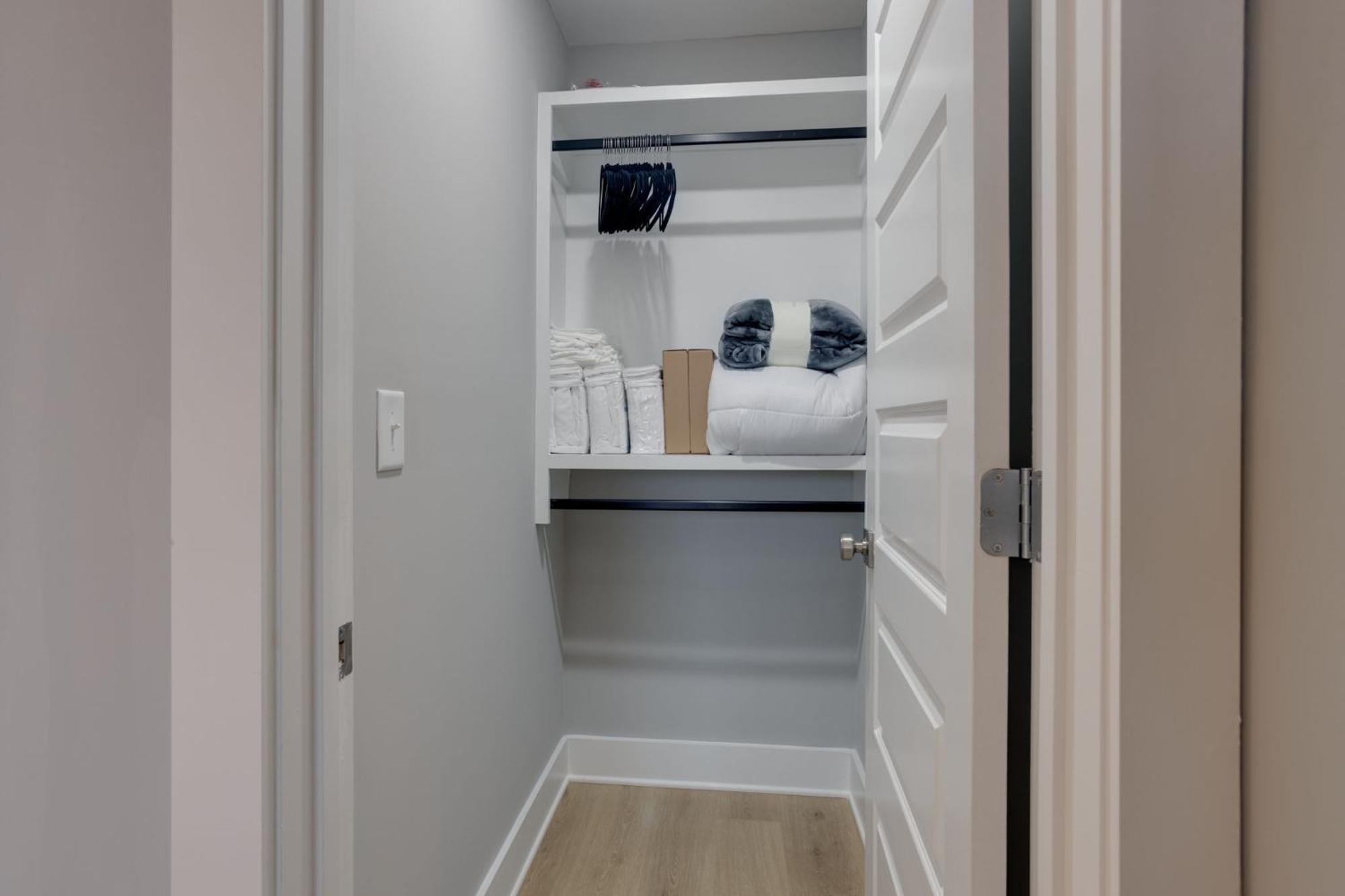 Modern Townhome, 10Min To Downtown! 8Min To Grand Ole Opry! Sleeps 8! Nashville Dış mekan fotoğraf