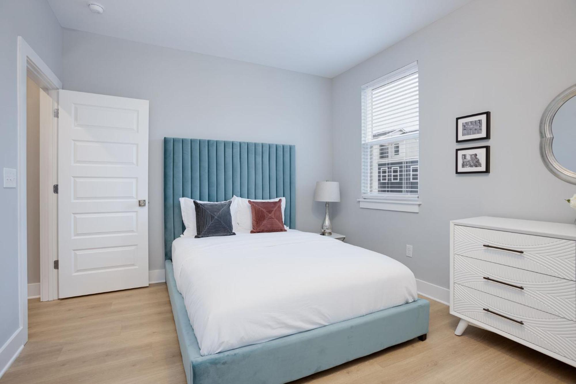 Modern Townhome, 10Min To Downtown! 8Min To Grand Ole Opry! Sleeps 8! Nashville Dış mekan fotoğraf