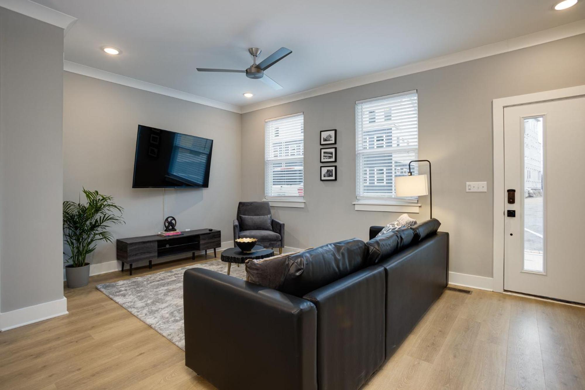 Modern Townhome, 10Min To Downtown! 8Min To Grand Ole Opry! Sleeps 8! Nashville Dış mekan fotoğraf