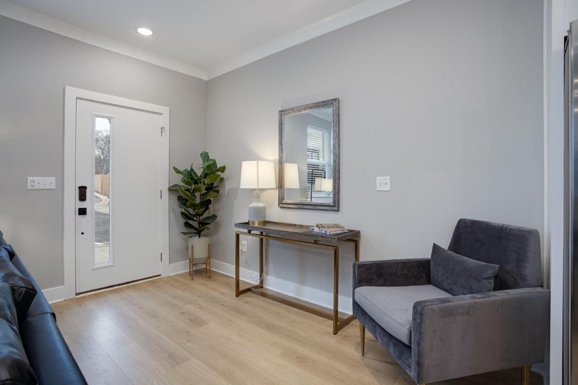 Modern Townhome, 10Min To Downtown! 8Min To Grand Ole Opry! Sleeps 8! Nashville Dış mekan fotoğraf